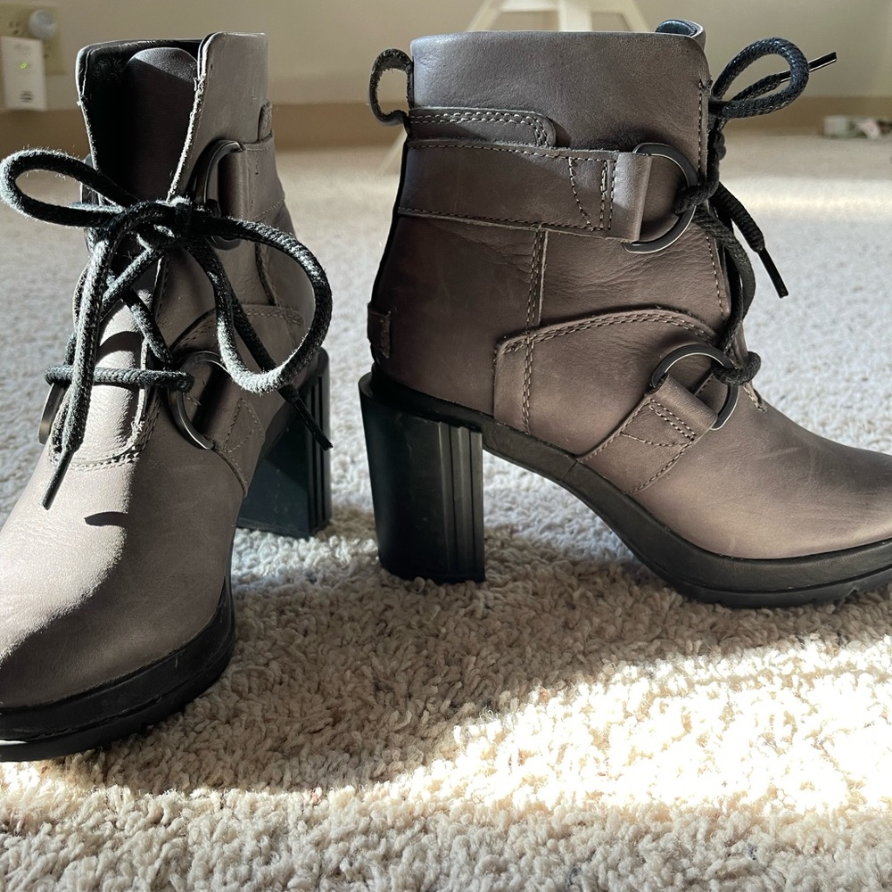 Sorel Blake Lace-Up Waterproof Boots